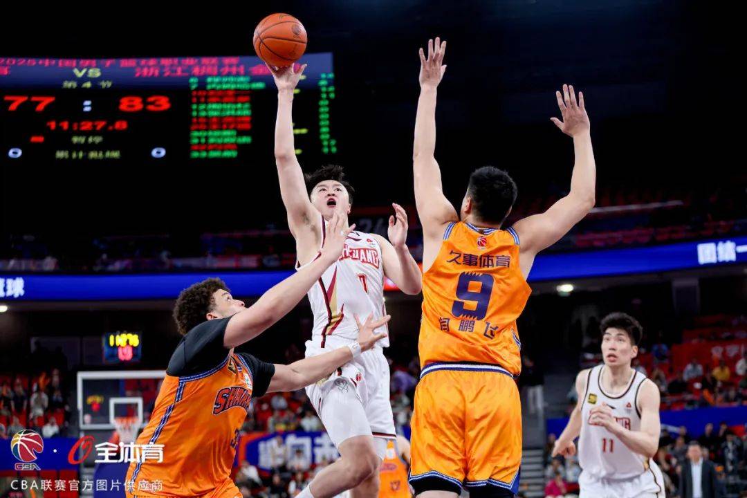 九游体育 -关于清晨CBA季后赛传出新动向，上海申花外线爆发，管理层表态：引发热议，赛季目标并未改变的信息