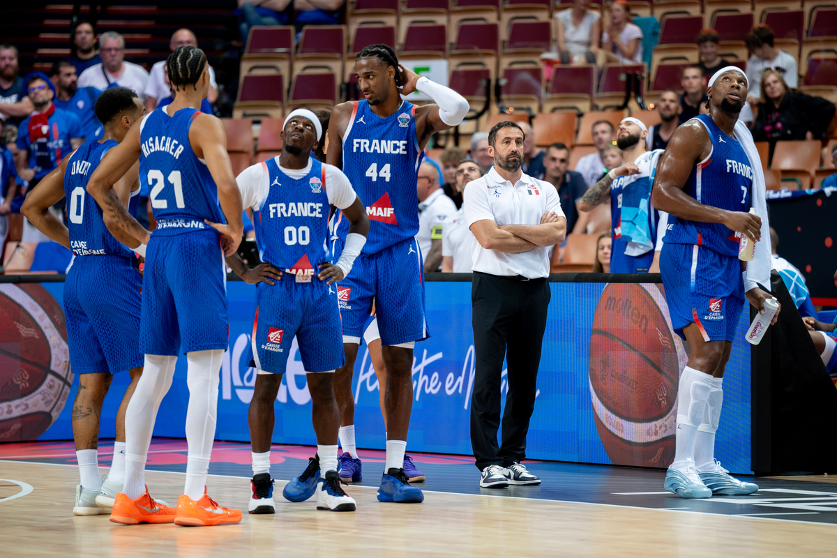 九游在线官网 -本菲卡关键时刻绝杀压哨今夜布鲁克林篮网调整名单以备NBA常规赛，媒体一致点评：集结日莱比锡调整名单以备欧超杯的简单介绍